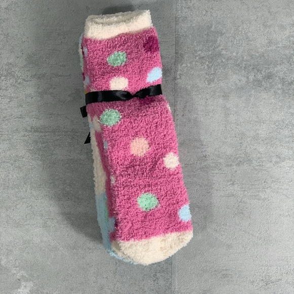 3/$20 Free Press 2 Pair Fuzzy Socks SZ 6-10.5 - Picture 2 of 7